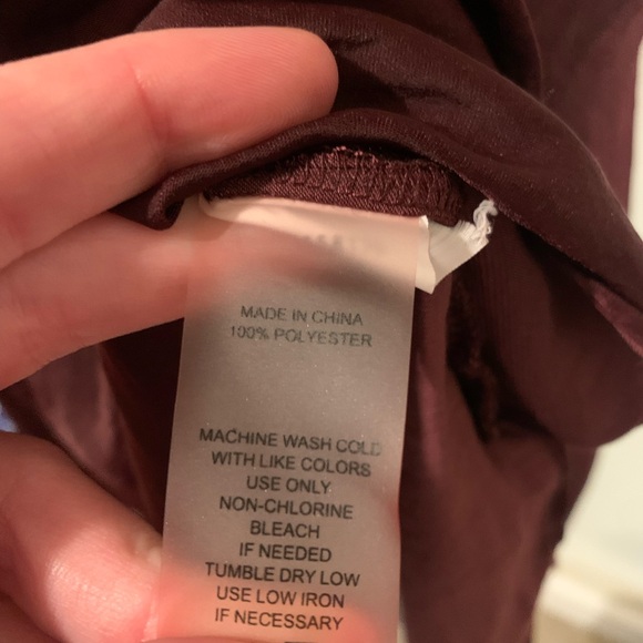 Vince Camuto | Sleeveless Burgundy Top - Picture 2 of 7